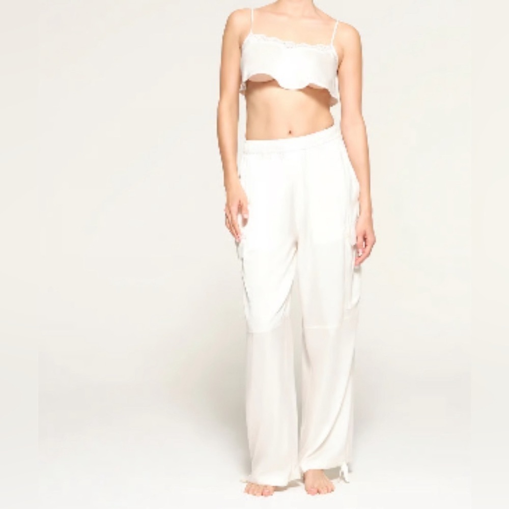 Skims Bridal Silk, Cargo Pant Color White Size: 2X
⁩